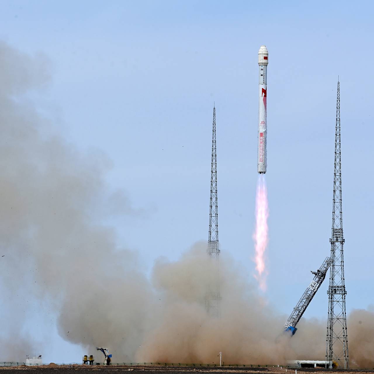 Китай запустил ракету Zhuque-2E Y6 со спутниками связи