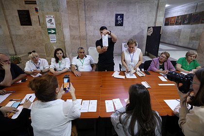 В Армении потребовали пересчитать голоса на 555 участках