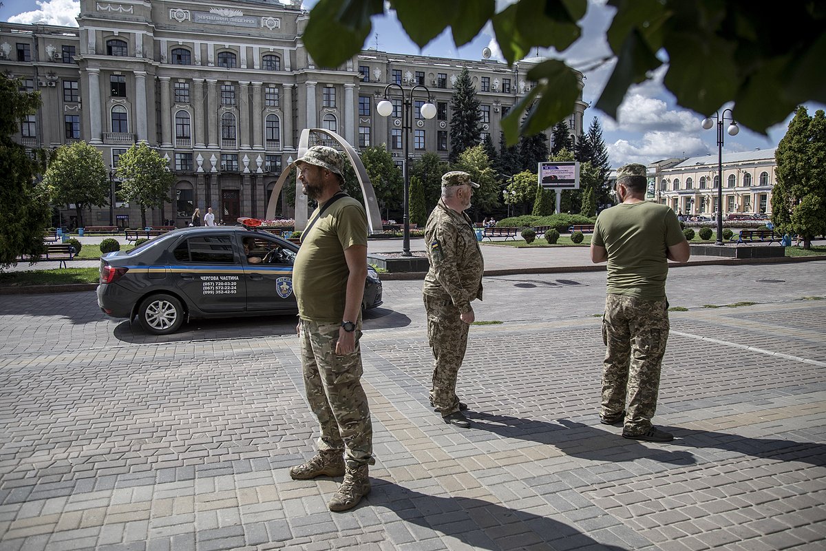 Сотрудники ТЦК патрулируют улицы Харькова