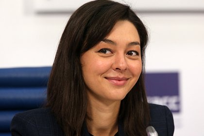 Марина Кравец вышла на сцену в свадебном платье за сотни тысяч рублей
