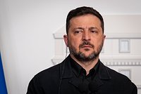 Самолет Зеленского вернулся в Польшу после полетов в обход страны. Глава Украины летал через Молдавию после скандала с Варшавой
