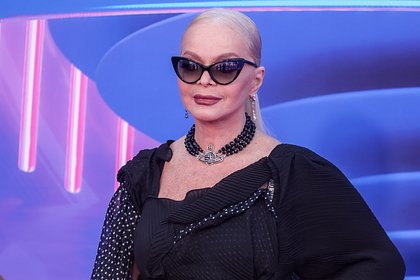 Долина заявила о раздаче лишней одежды студенткам