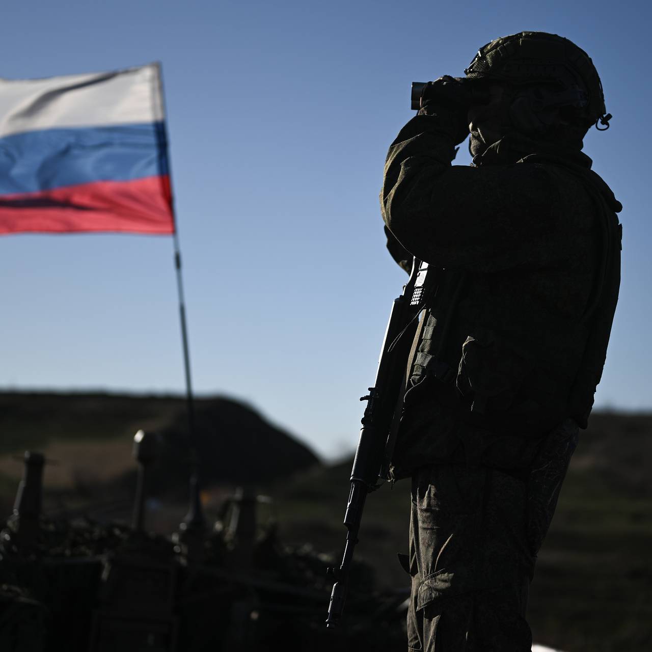 Военные подняли флаг России над Константиновкой