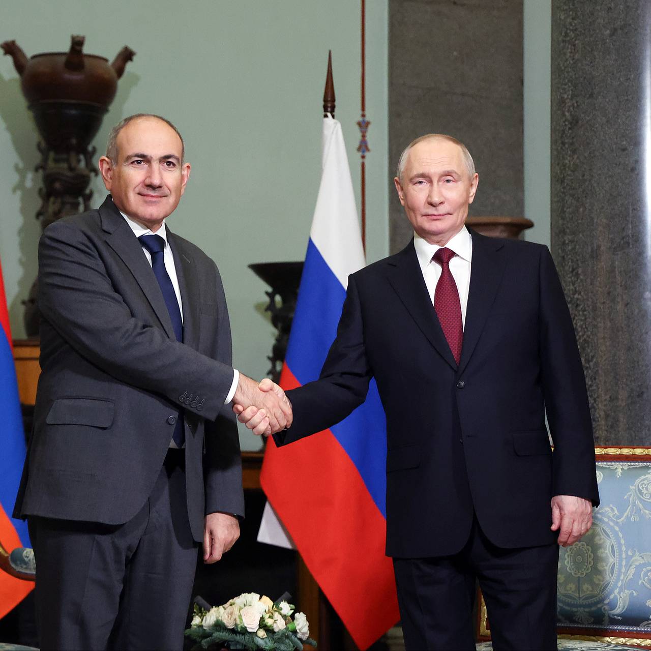 Пашинян поздравил Путина