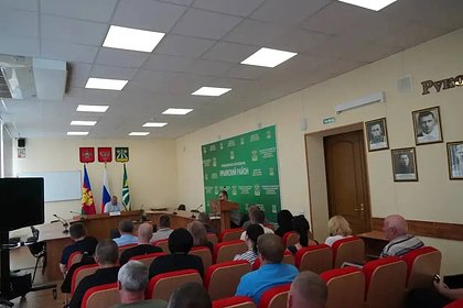 Прорыв дамбы в российском регионе привел к затоплению земель и вероятности эвакуации