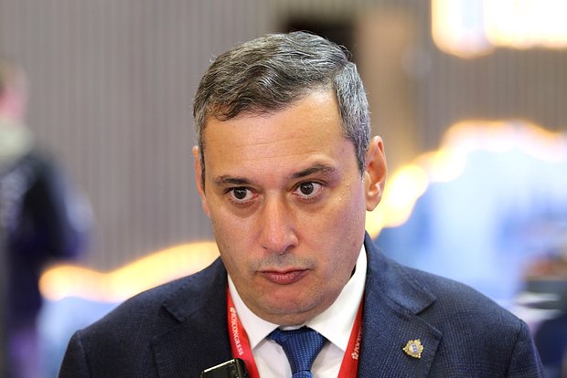 Александр Хинштейн