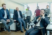 «Это постоянный анализ» В кино показывают роскошную и беззаботную жизнь миллиардеров. Как работают инвестиции на самом деле?