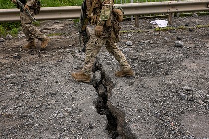 Украинских офицеров решили не отпускать из армии