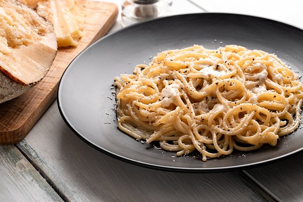 Паста с сыром и перцем (Cacio e Pepe)