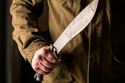 Мигранты с мачете устроили драку в центре туристического города Европы и попали на видео