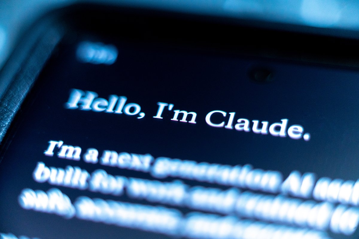 Claude считается одной из лучших нейросетей для генерации текстов