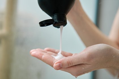 Россиянка призвала проверять косметику после расставания с возлюбленным