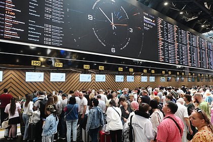 Более 12 тысяч пассажиров застряли в аэропортах Москвы в ожидании рейсов