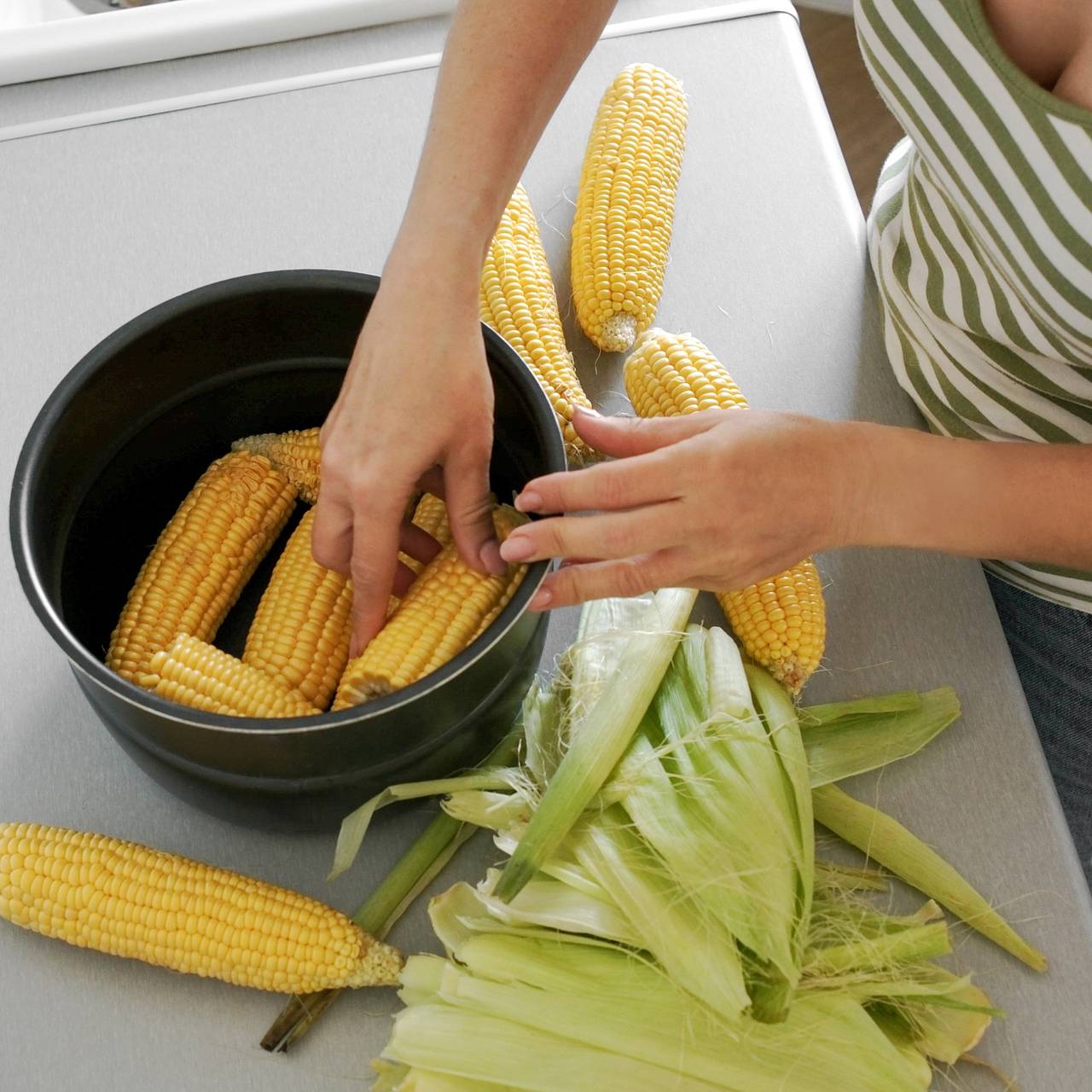 Россиянам назвали помогающий от запора летом продукт