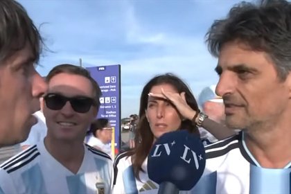 Автомобиль с болельщиками сборной Аргентины попал под обстрел