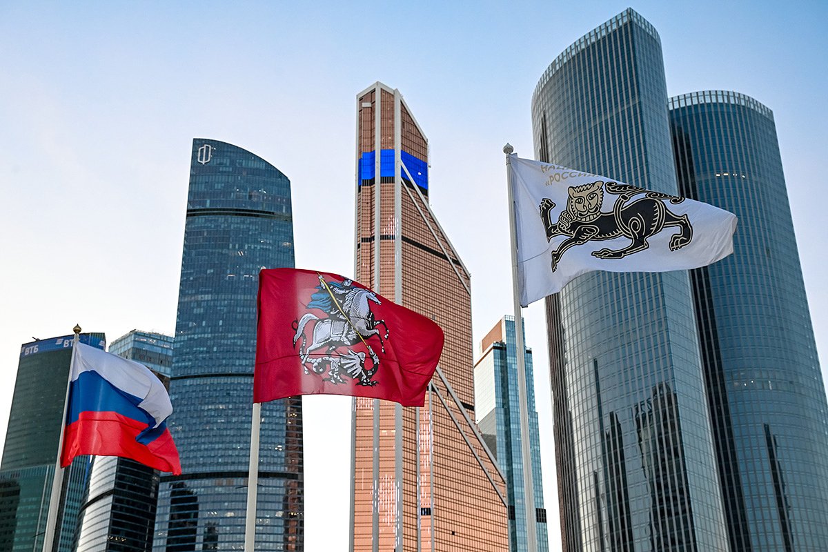 Выпускной в «Москва-Сити» проходит сразу на нескольких площадках