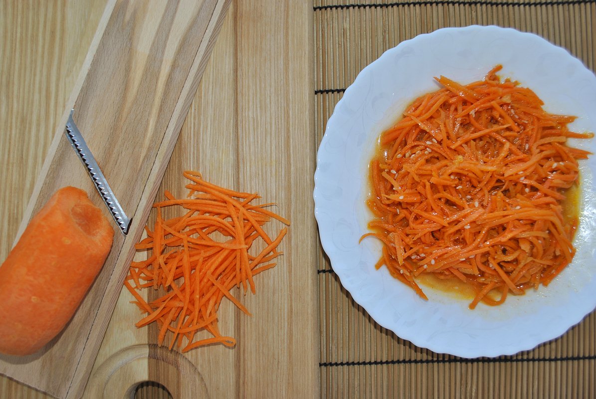 Морковь по-корейски не имеет отношения ни к Южной, ни к Северной Корее