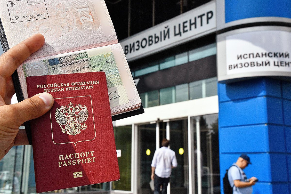 Испанский визовый центр на Калужской площади в районе станции метро «Октябрьская»