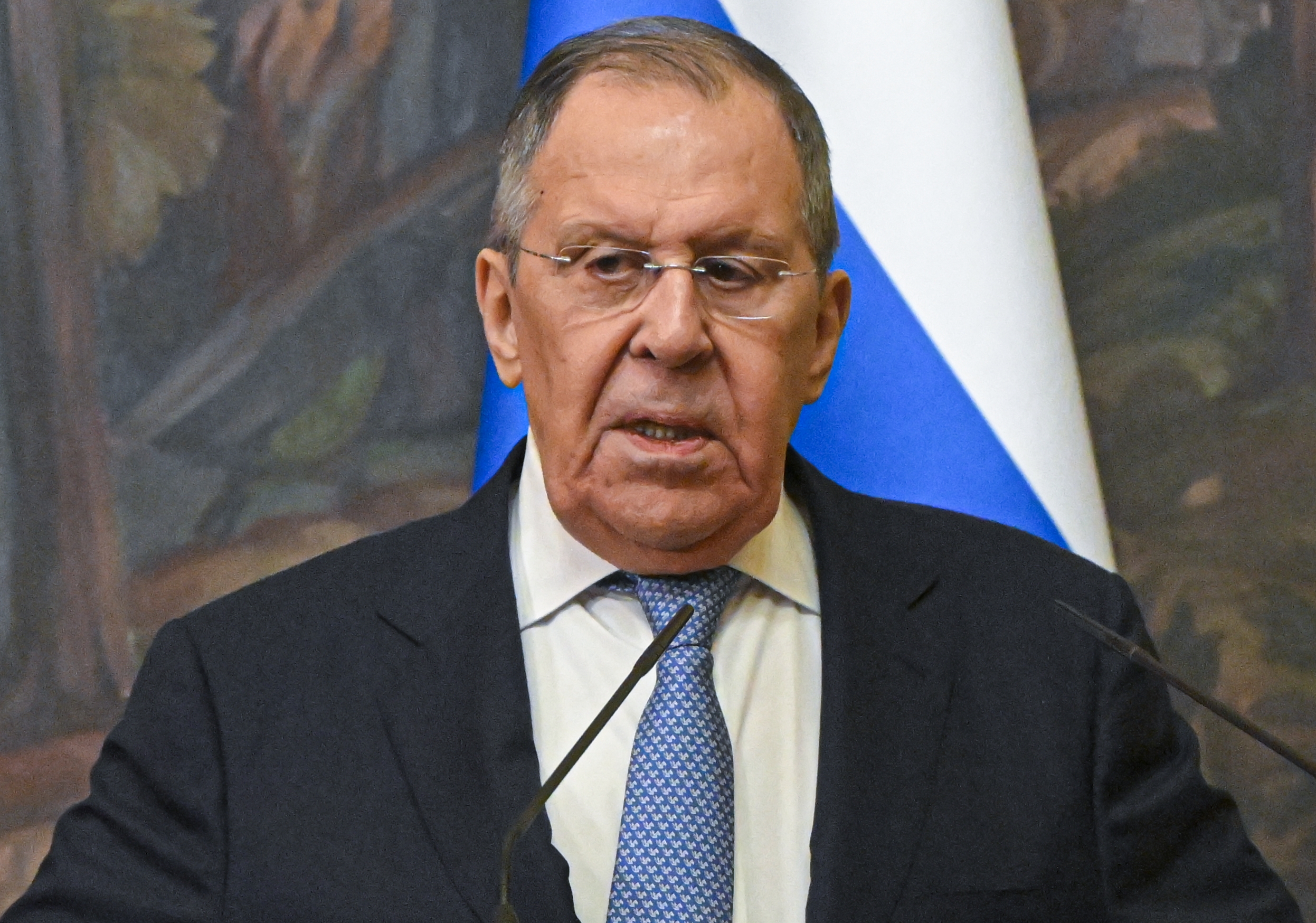 Лавров&nbsp; заявил о серьезной угрозе ядерных ударов между Россией и НАТО. Какие действия Запада ведут к этому?