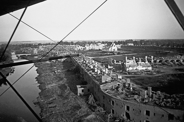 Брестская крепость в день освобождения. 28 июля 1944 года.