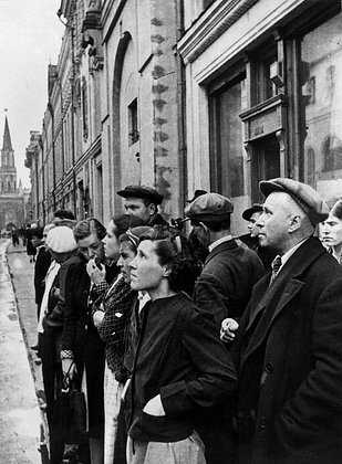 22 июня 1941 года. Объявление о начале войны. Улица 25-го Октября.
