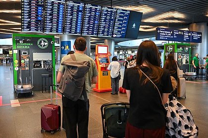 Задержки рейсов в аэропортах Москвы достигли 10 часов