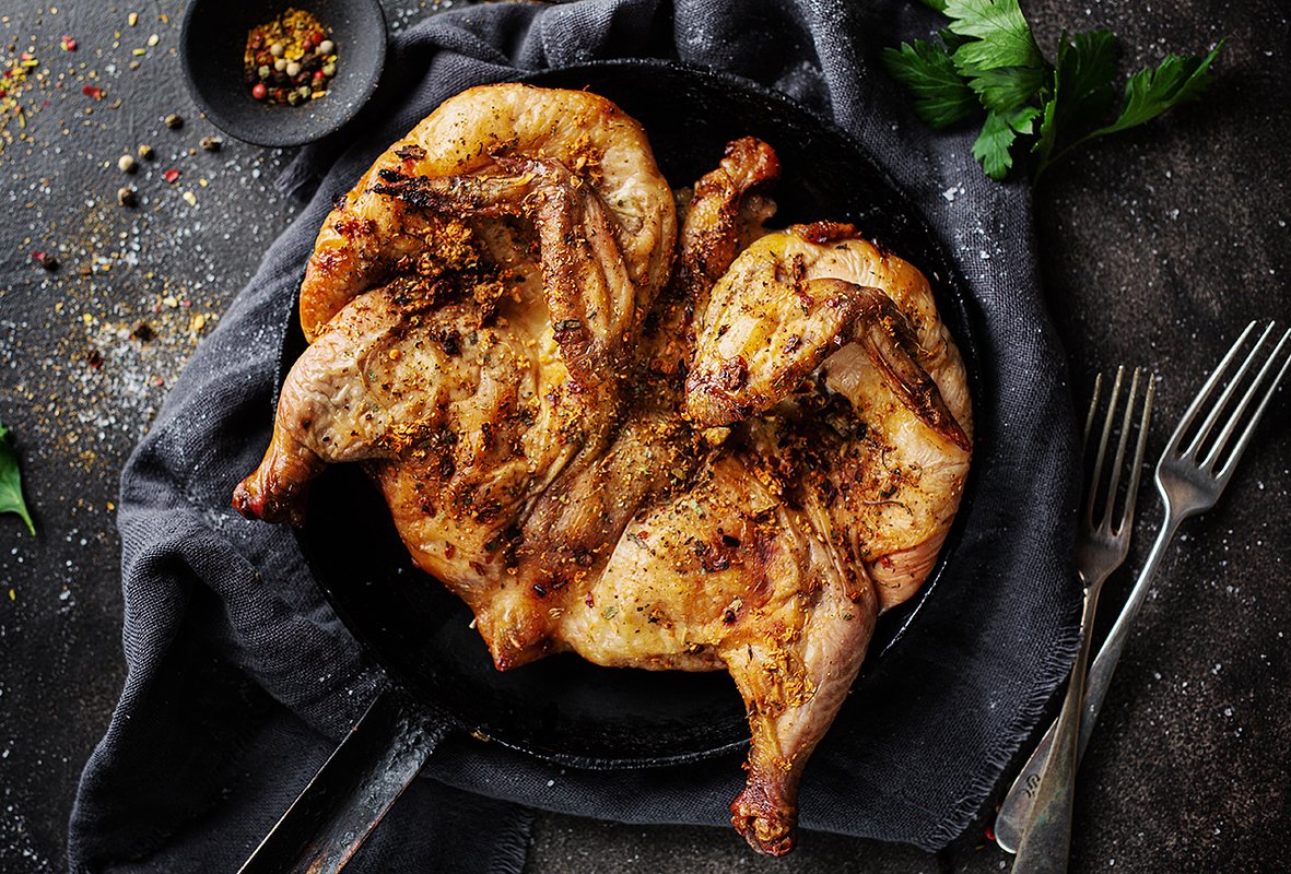 Для приготовления цыпленка табака лучше всего брать небольшие тушки