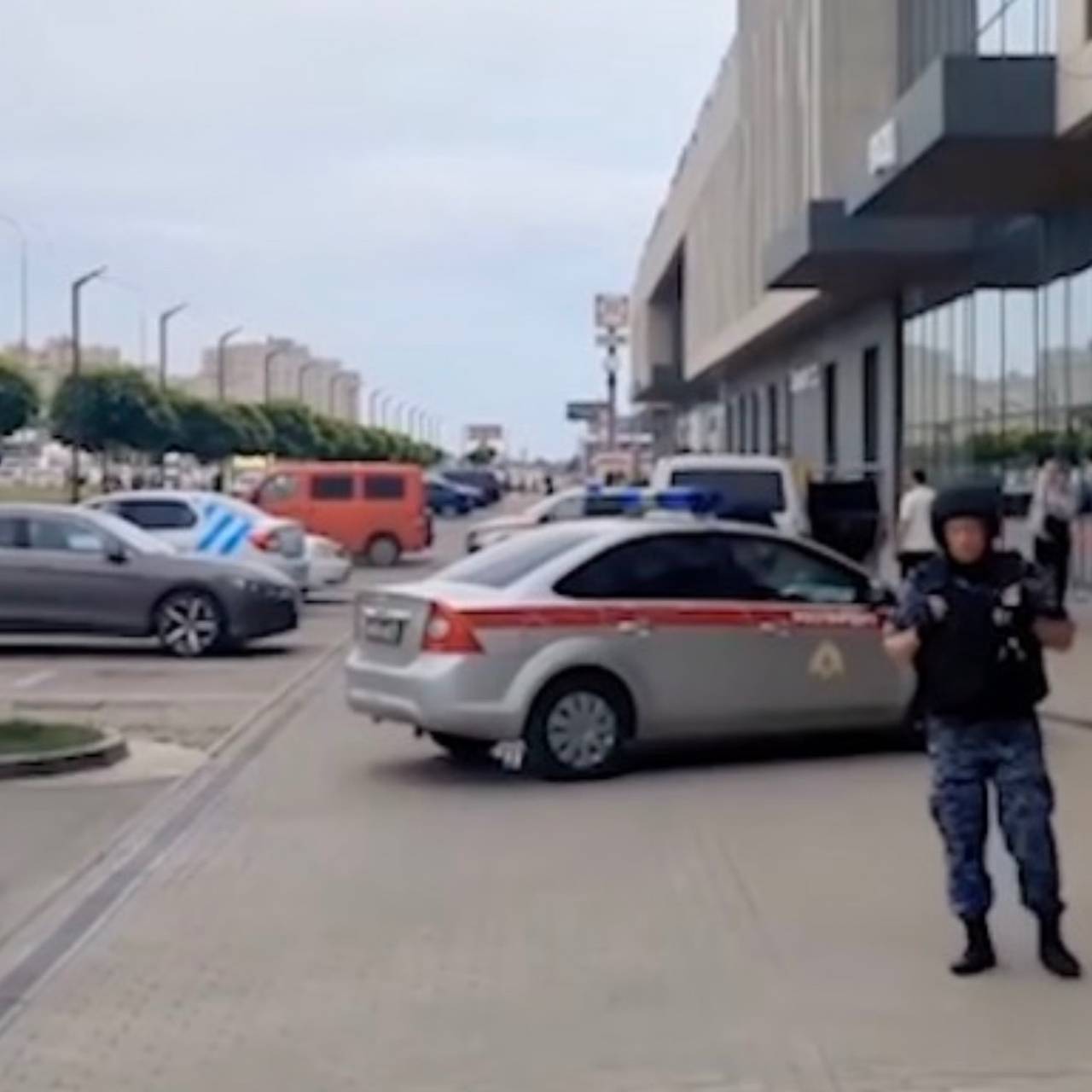 Беременная девушка пострадала при атаке на торговый центр в Краснодаре