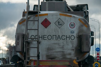 Бензовоз увернулся от дрона ВСУ на российской трассе
