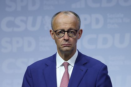 Канцлер Германии отказался от жалоб на оскорбления в интернете