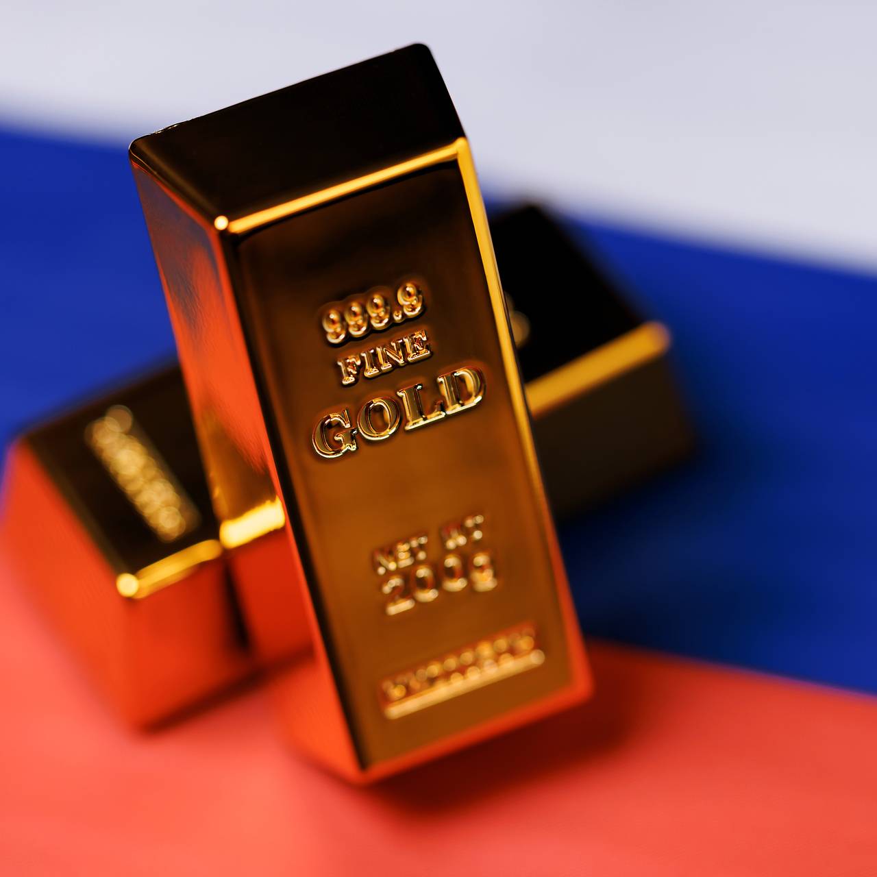 Россияне стали вдвое чаще вкладываться в золото и серебро