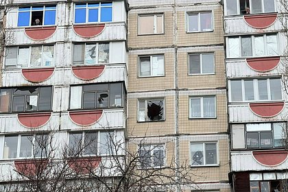 В российском городе при падении обломков ракет были повреждены многоквартирные дома