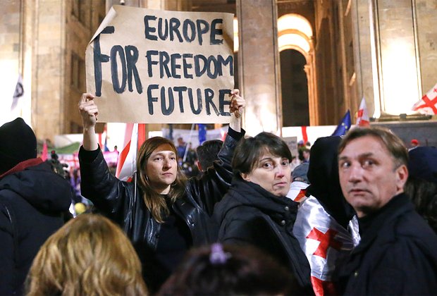 Антиправительственные протесты в Тбилиси, Грузия.