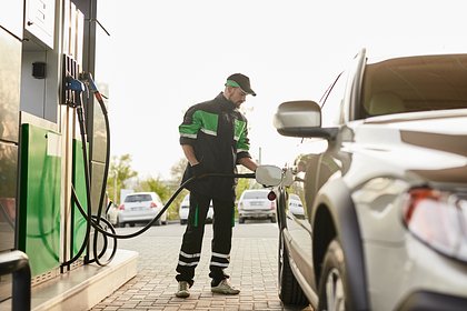 Власти потребовали перестать повышать цены на бензин на АЗС