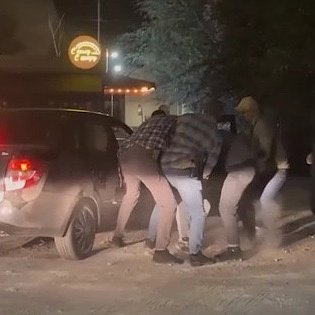 Эмоциональное задержание мужчины с бомбой попало на видео