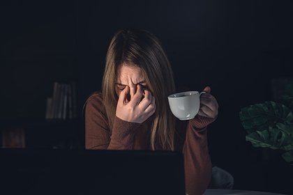 Россиян предупредили об опасности бессонных ночей летом