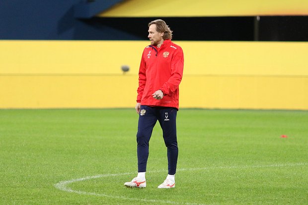 Валерий Карпин