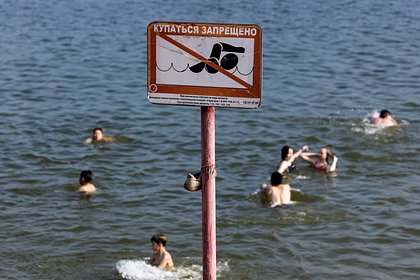 Россиян предупредили об опасности купания в городских водоемах