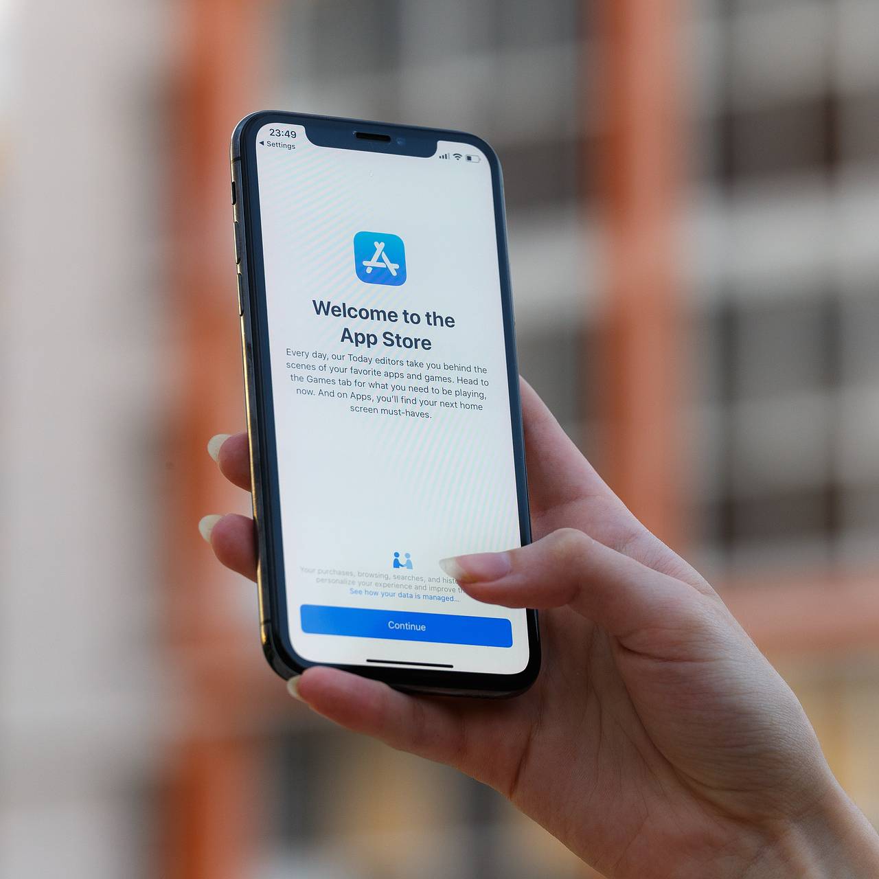 В России предложили применить ответные меры к Apple после удаления приложений