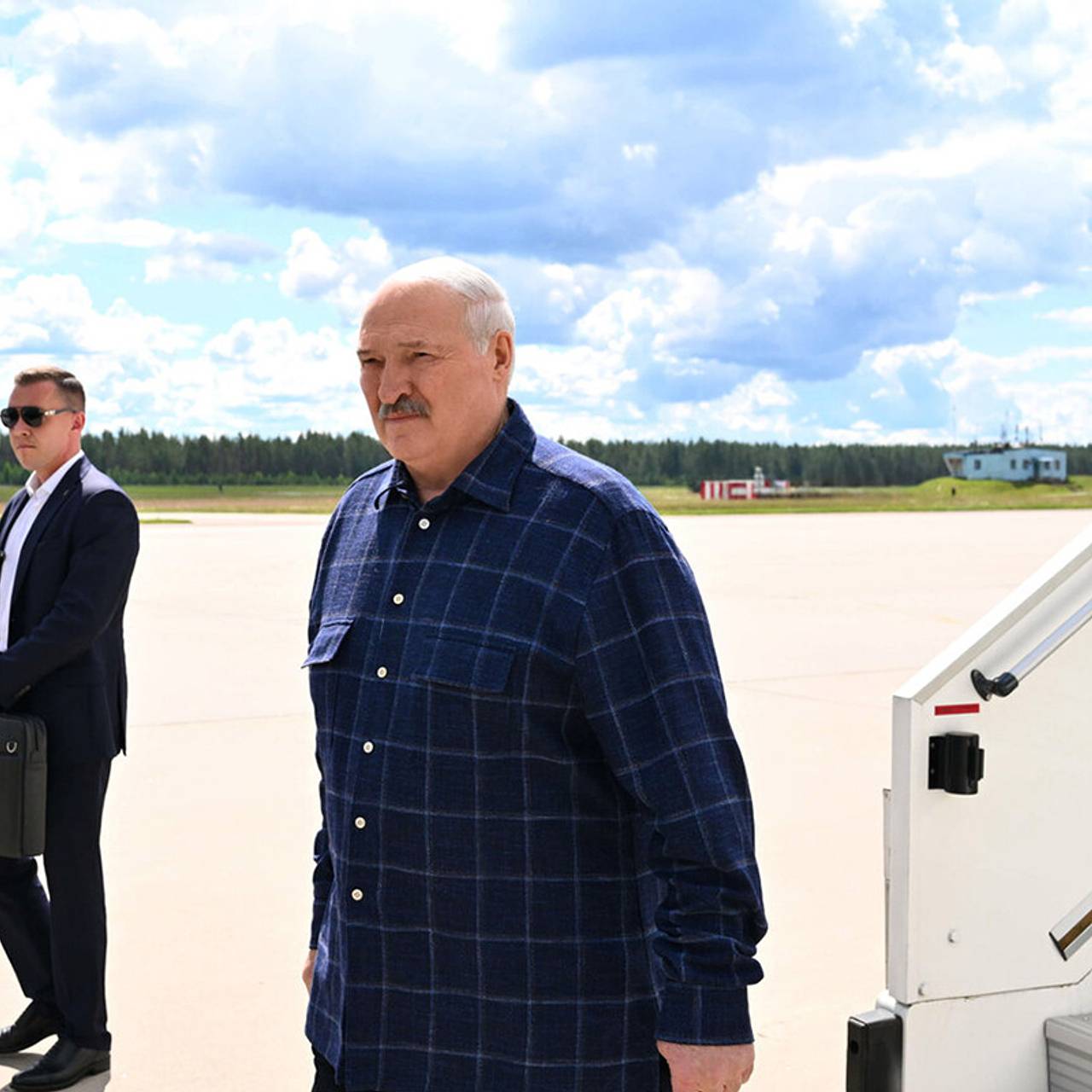 Лукашенко завершил визит в Россию
