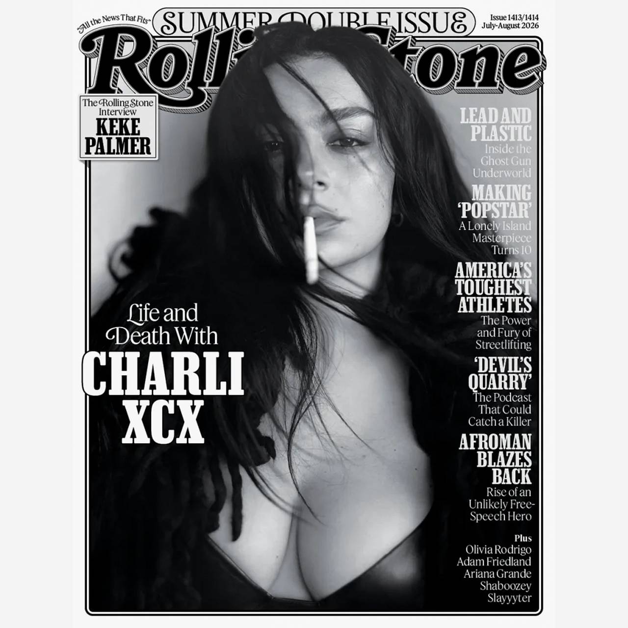 Charli XCX снялась для журнала в кожаном наряде с глубоким декольте