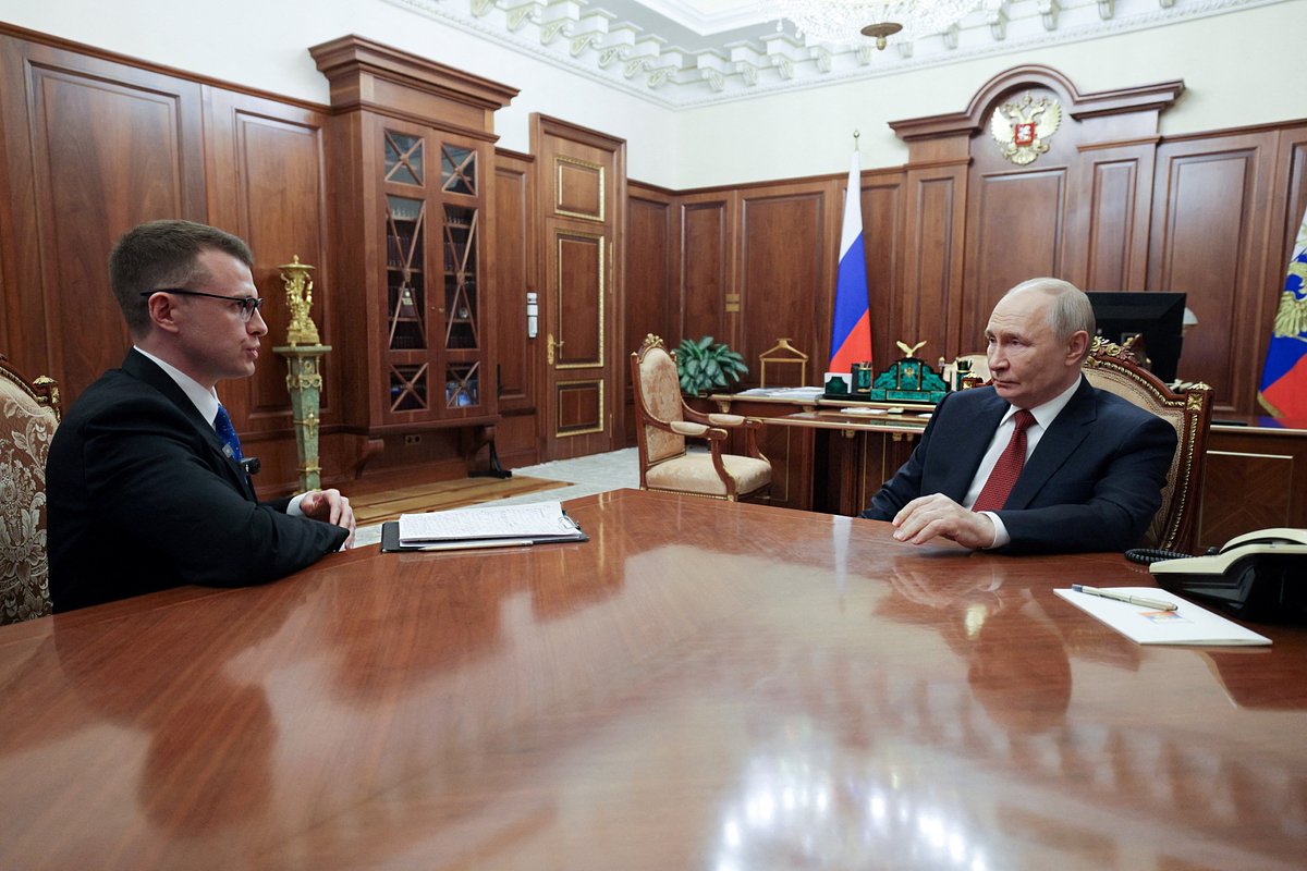 Президент РФ Владимир Путин отвечает на вопросы телеведущего, журналиста Павла Зарубина в Москве.