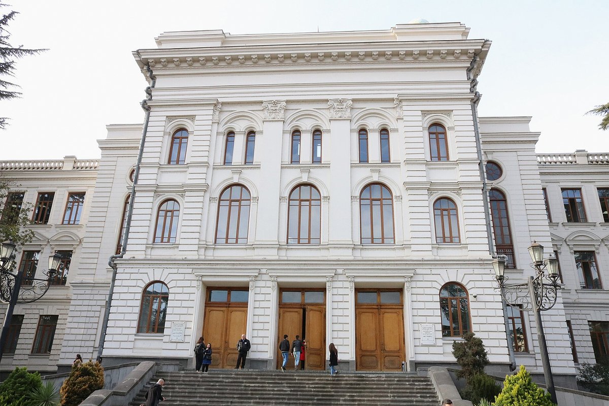 Здание Тбилисского государственного университета