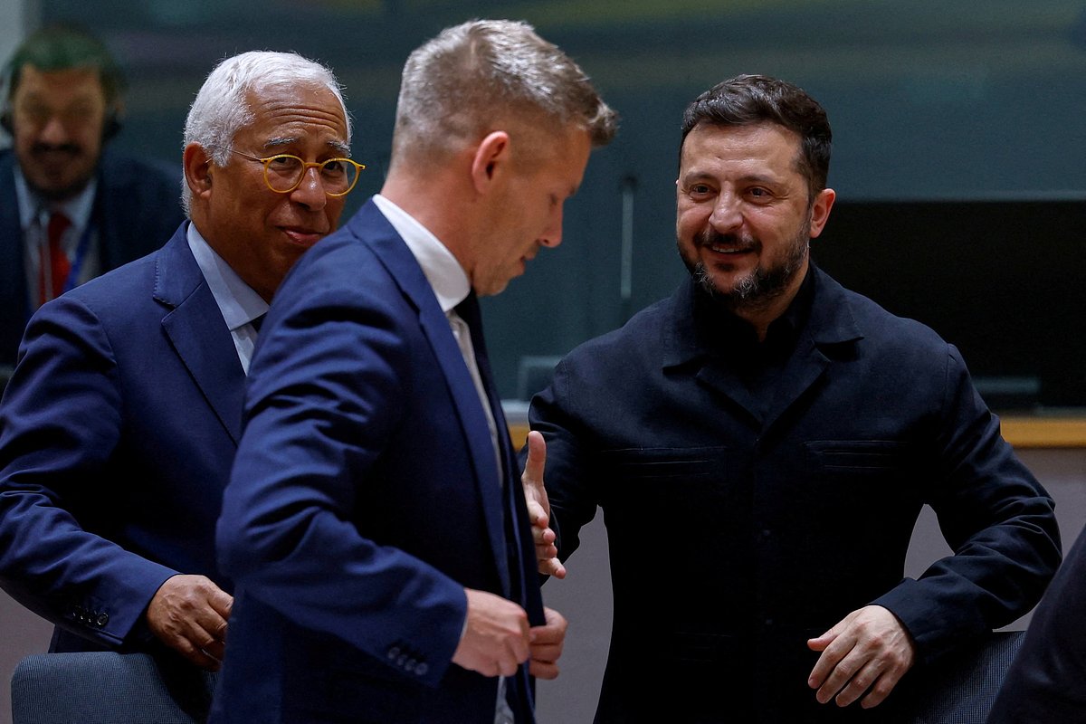 Премьер-министр Венгрии Петер Мадьяр, президент Украины Владимир Зеленский и председатель Европейского совета Антониу Кошта на саммите Евросоюза в Брюсселе, Бельгия, 18 июня 2026 года