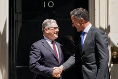 Премьер-министр Великобритании Кир Стармер и генеральный секретарь НАТО Марк Рютте в Лондоне
