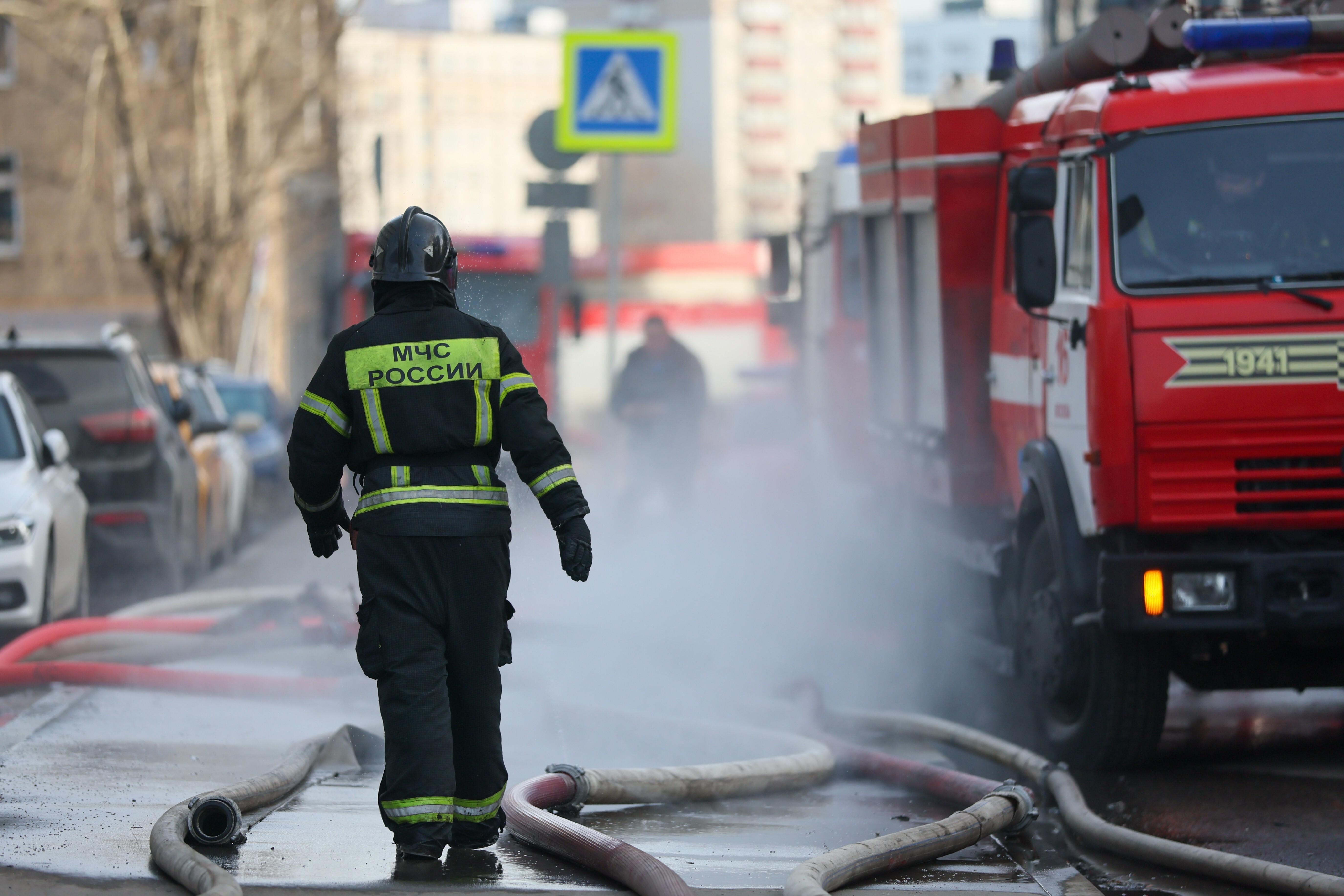 В&nbsp; центре Москвы загорелся жилой дом