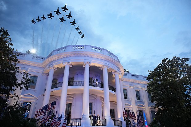 Парад Военно-воздушных сил США над Белым домом, Вашингтон, США, 14 июня 2026 года.