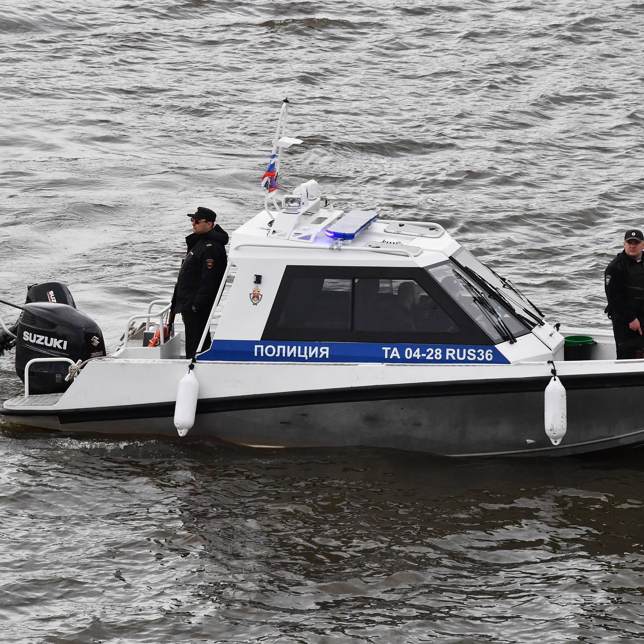 Школьник попал под катер в российском городе