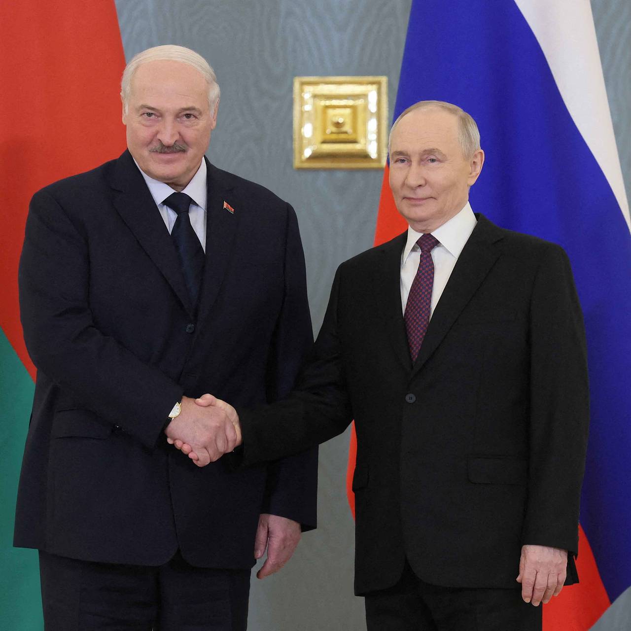 Путин поздравил Лукашенко