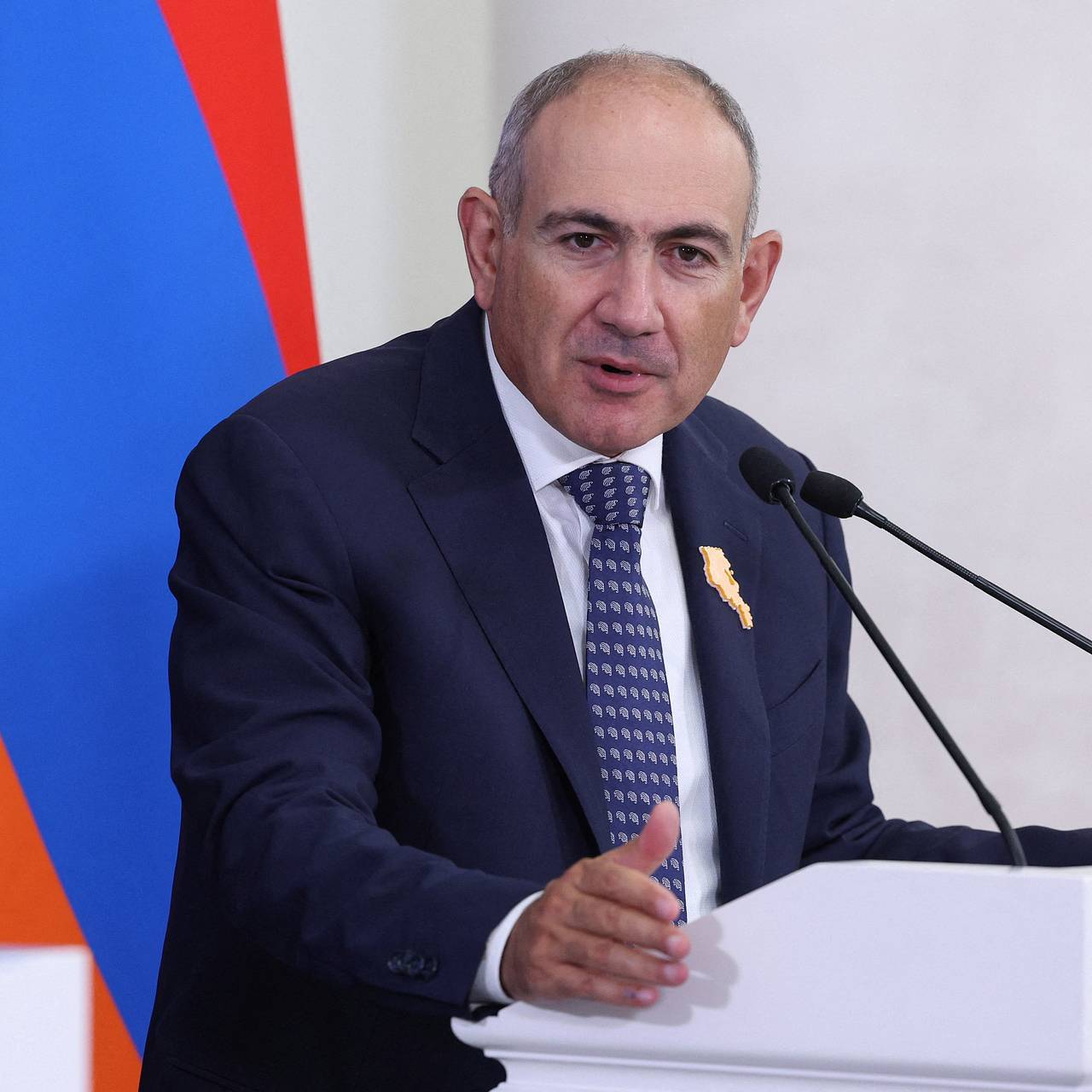 Пашинян прибыл в Иран